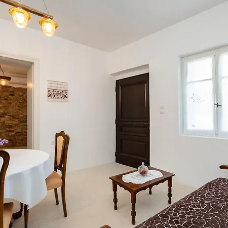 Michael's Apartamento Filótion